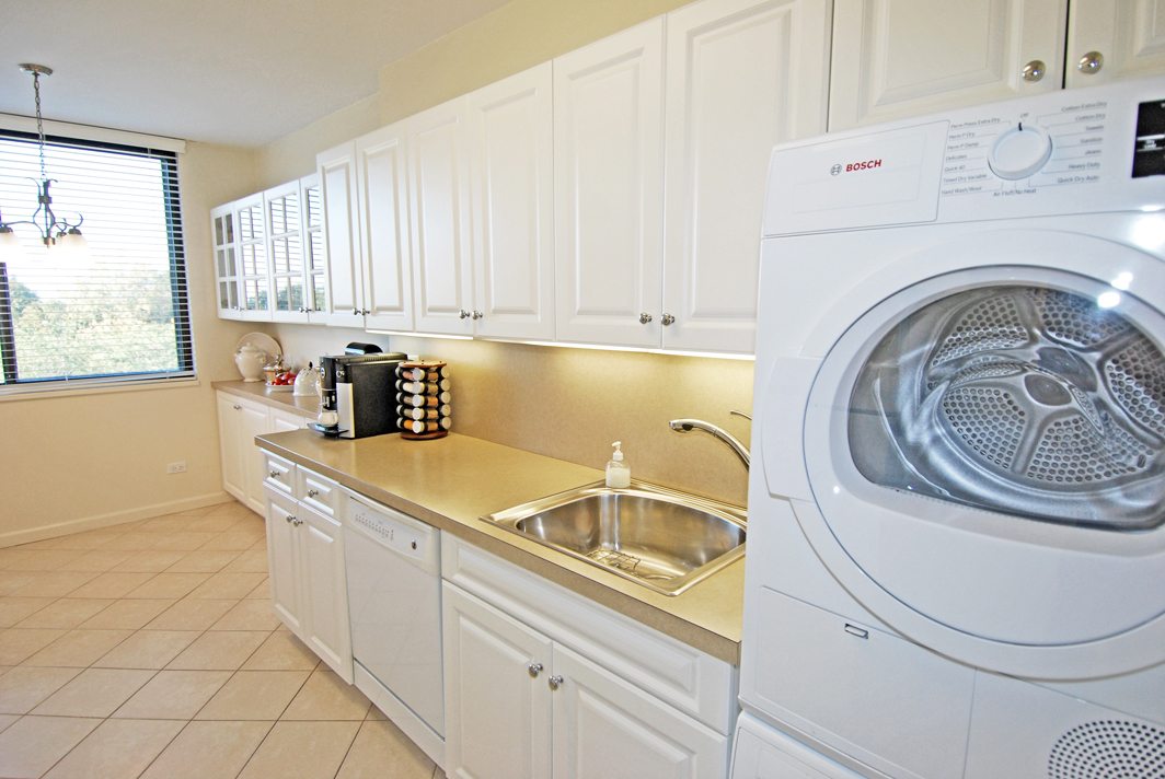 North Shore Towers Apt.