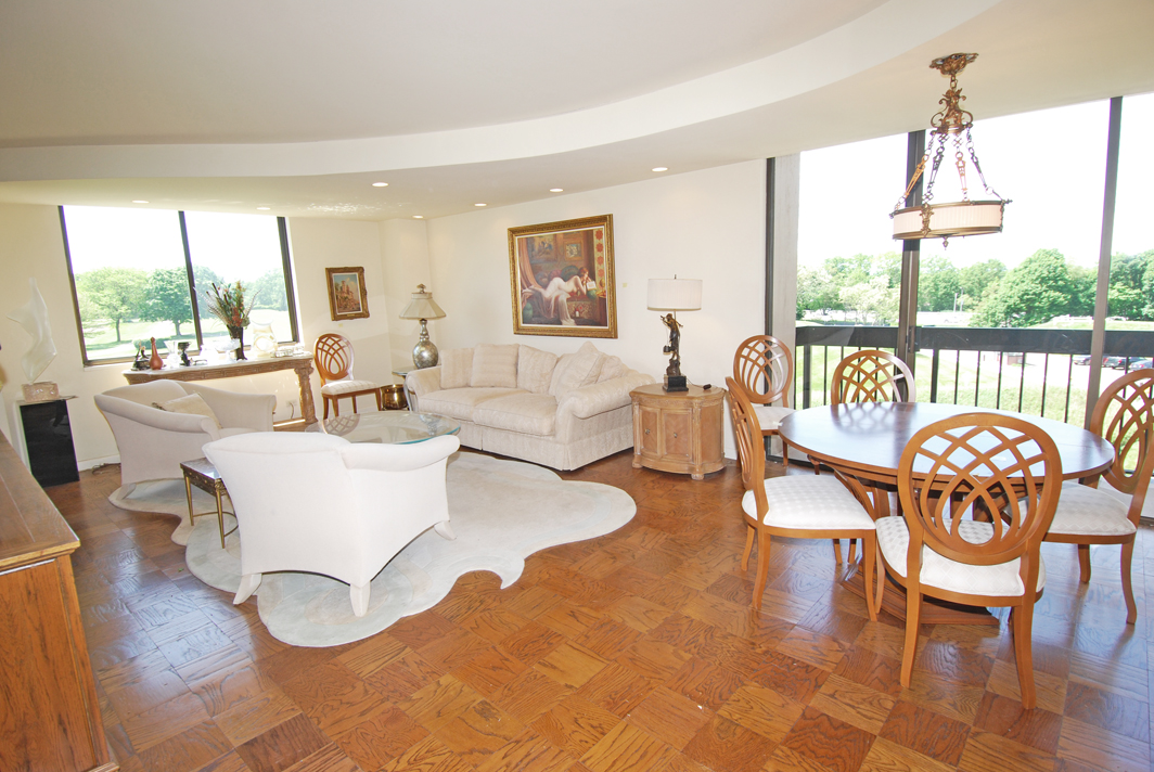 North Shore Towers Apt.