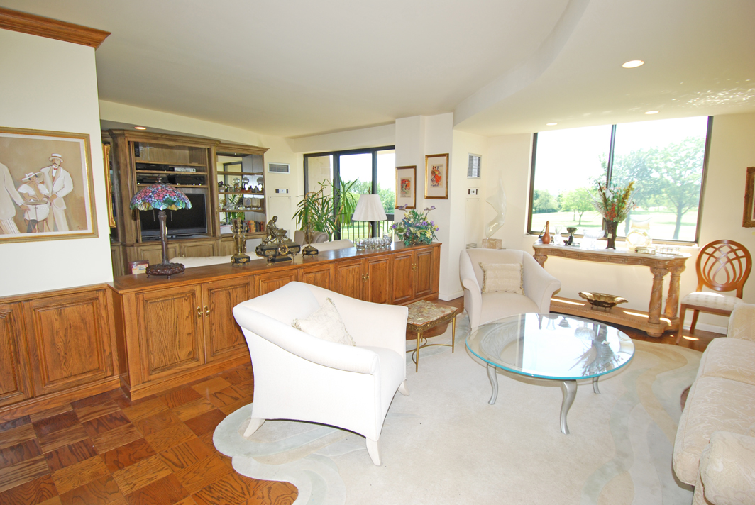 North Shore Towers Apt.