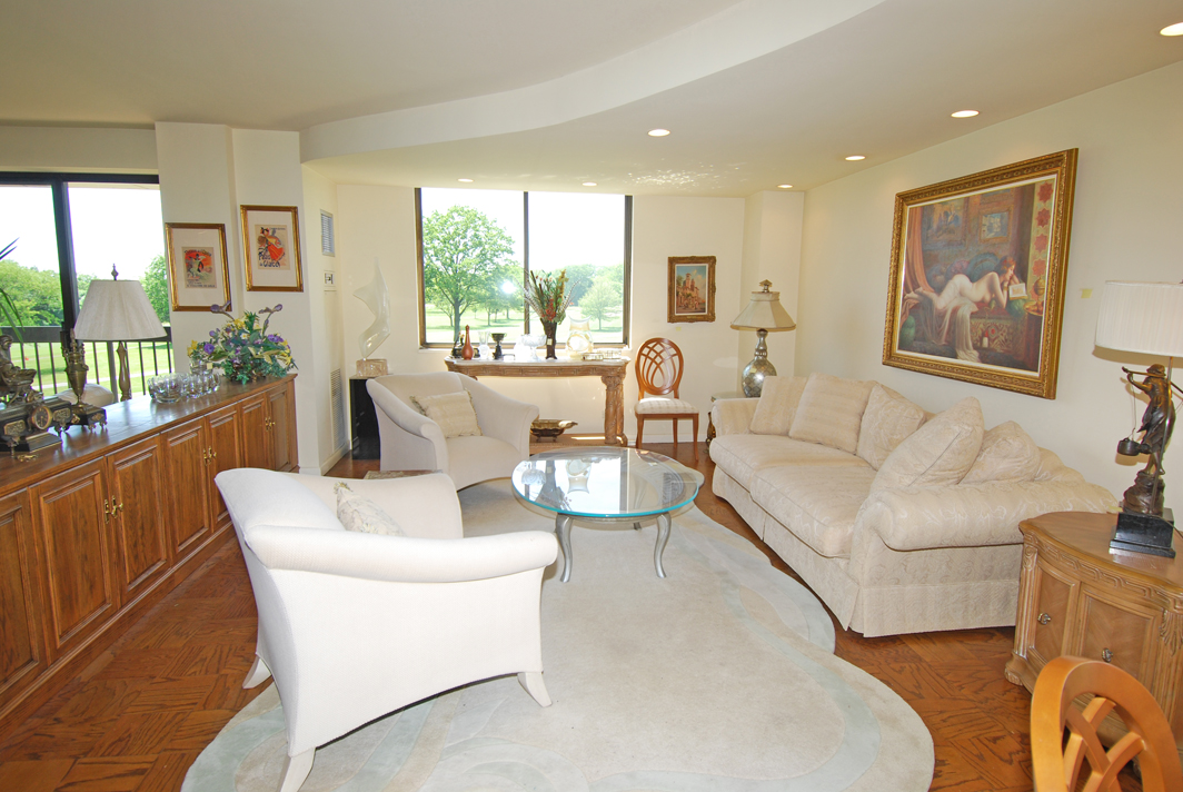 North Shore Towers Apt.