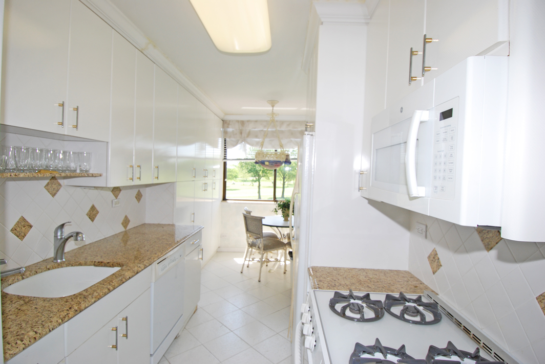 North Shore Towers Apt.