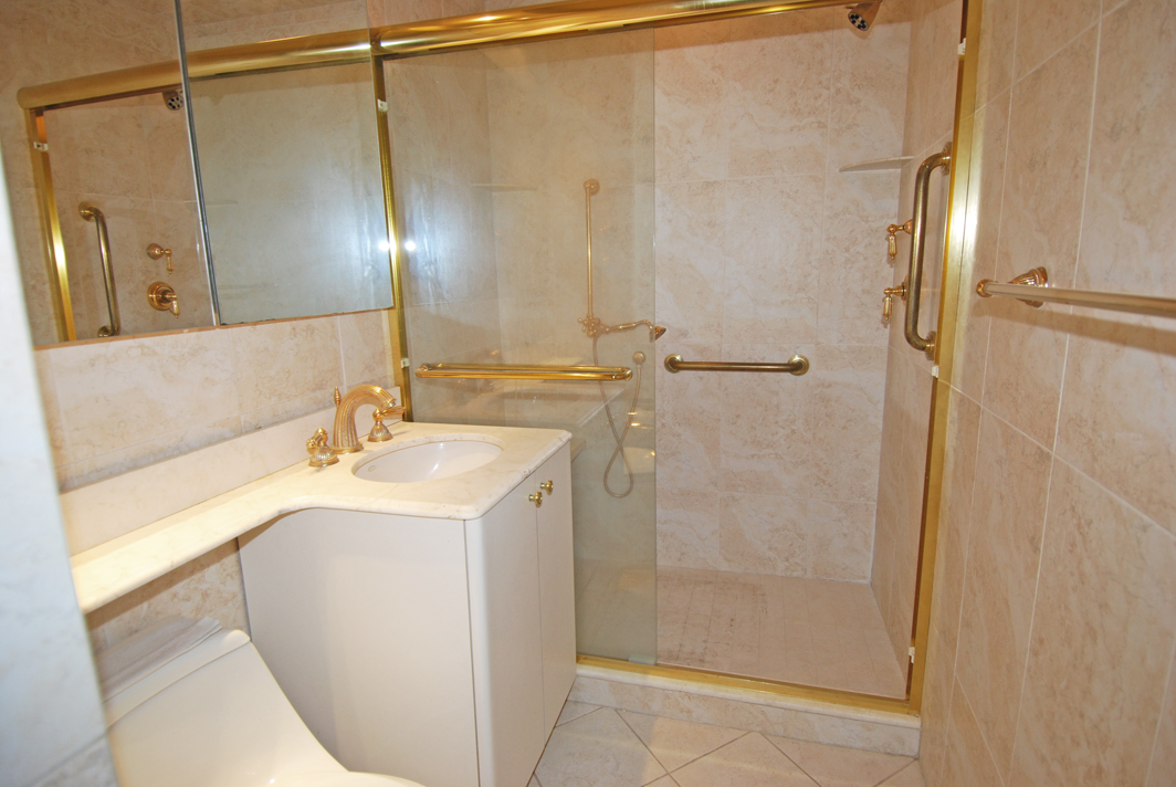 North Shore Towers Apt.