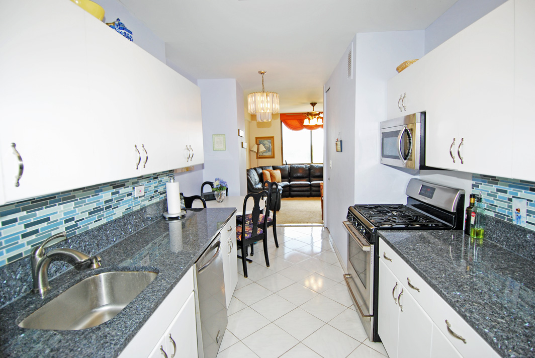 North Shore Towers Apt.