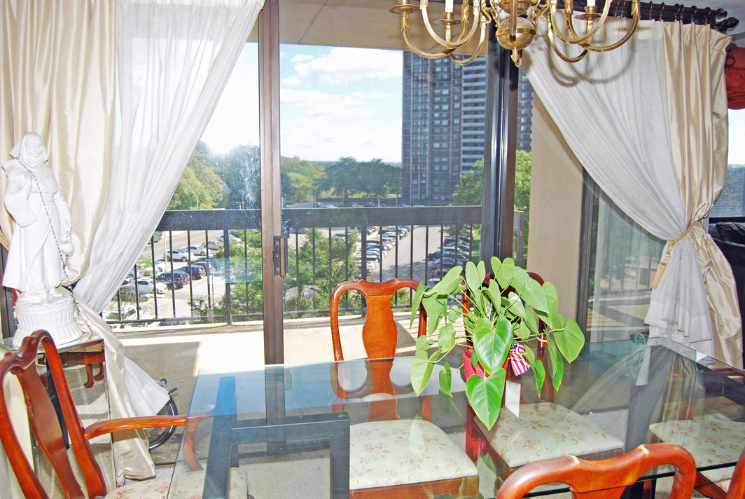 North Shore Towers Apt.