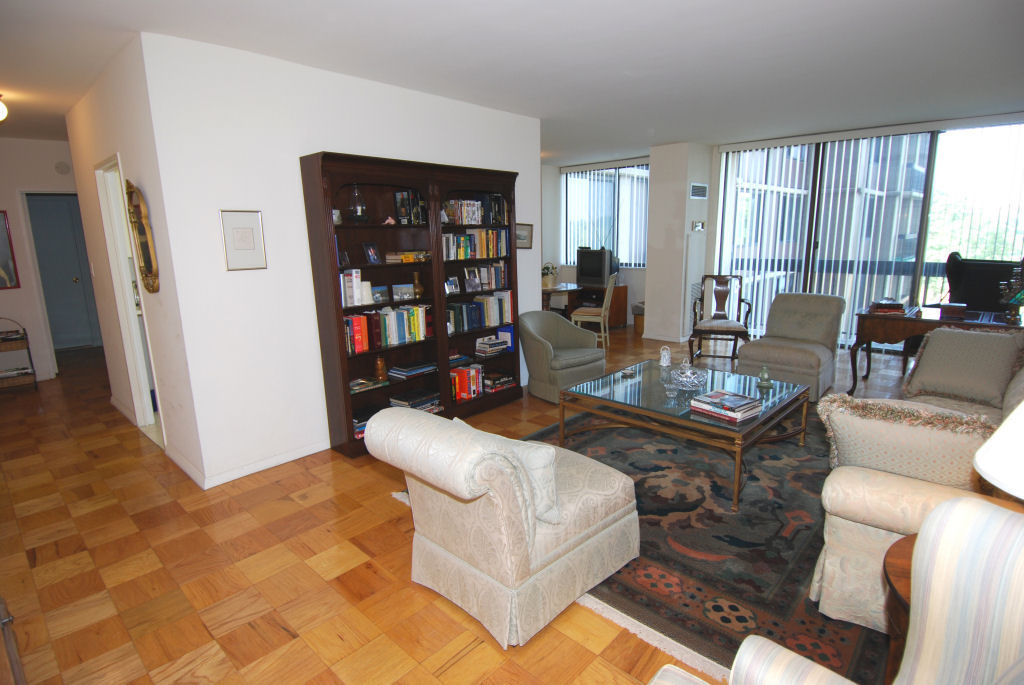 North Shore Towers Apt.