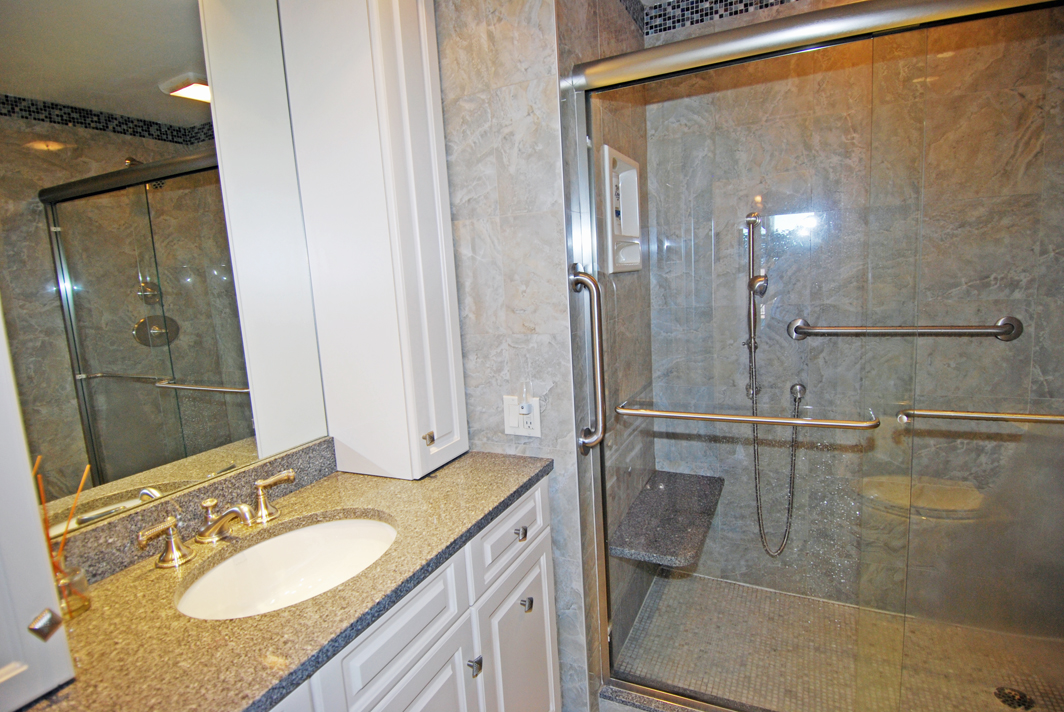 North Shore Towers Apt.