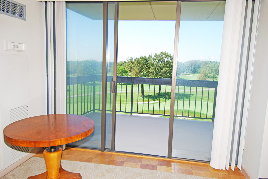 North Shore Towers Apt.