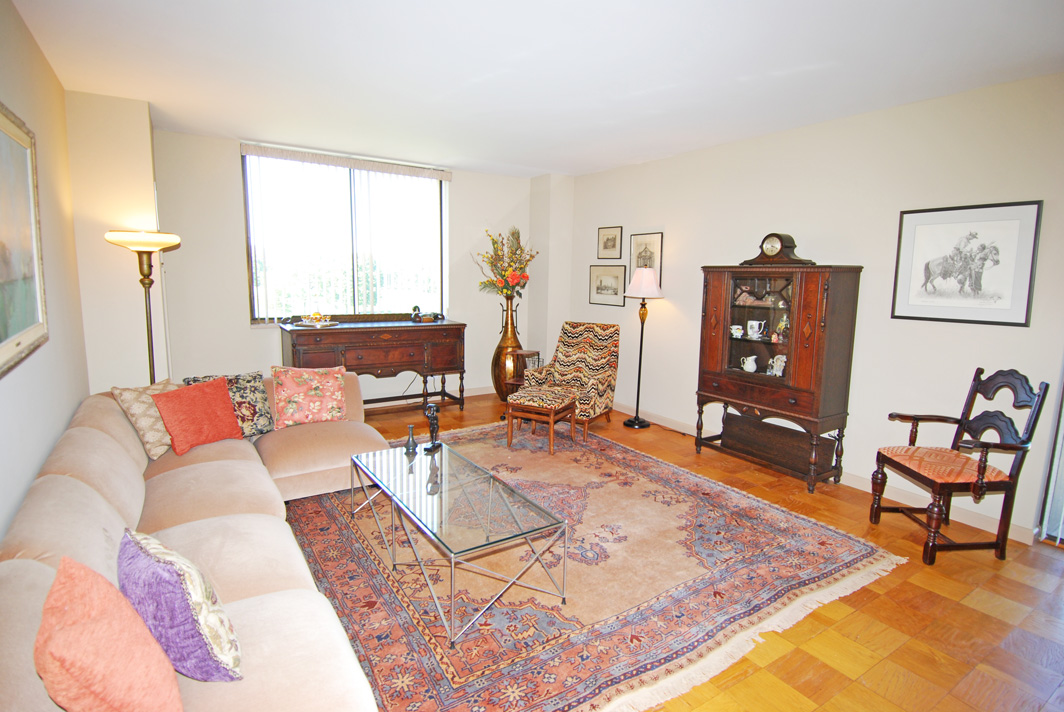 North Shore Towers Apt.