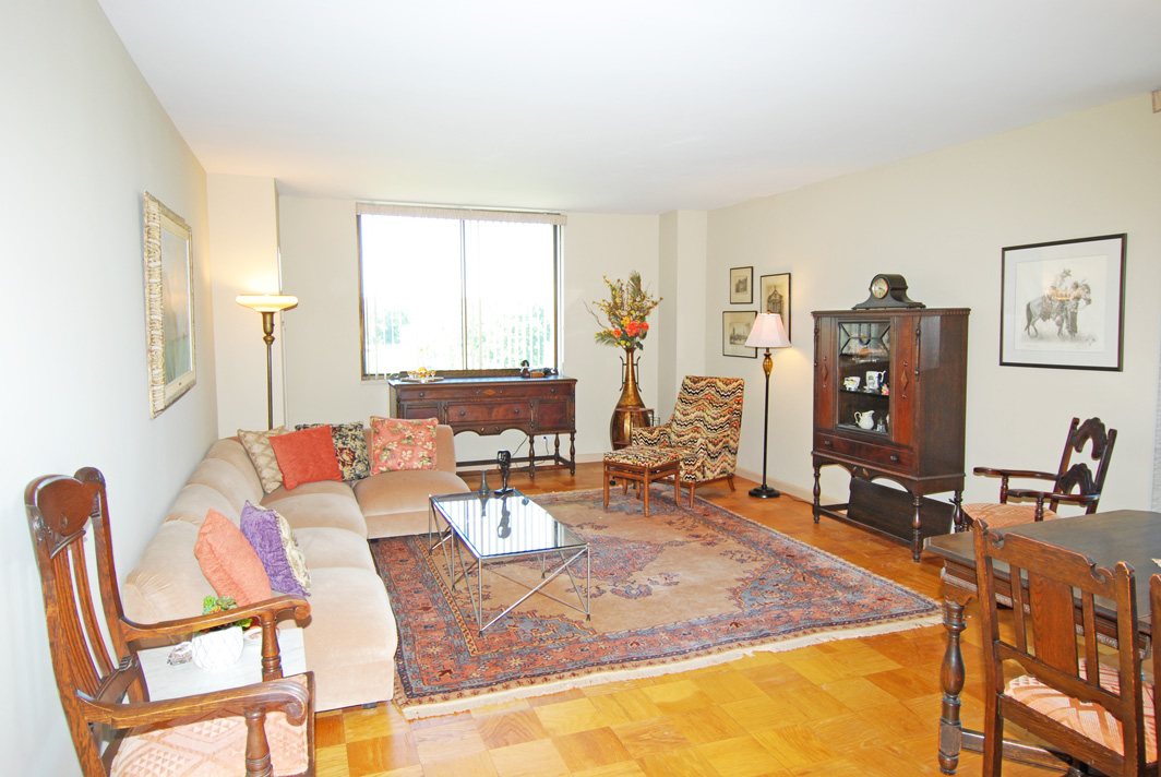 North Shore Towers Apt.