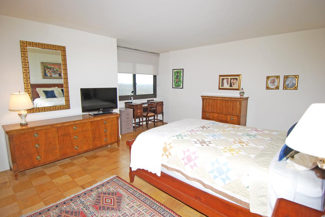 North Shore Towers Apt.