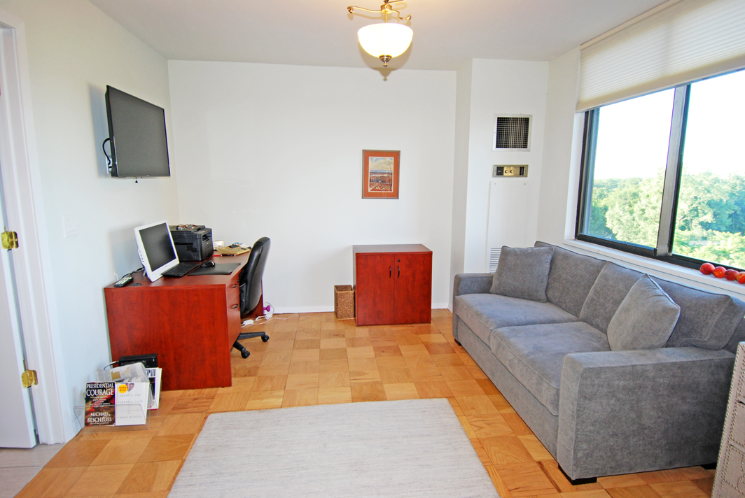 North Shore Towers Apt.