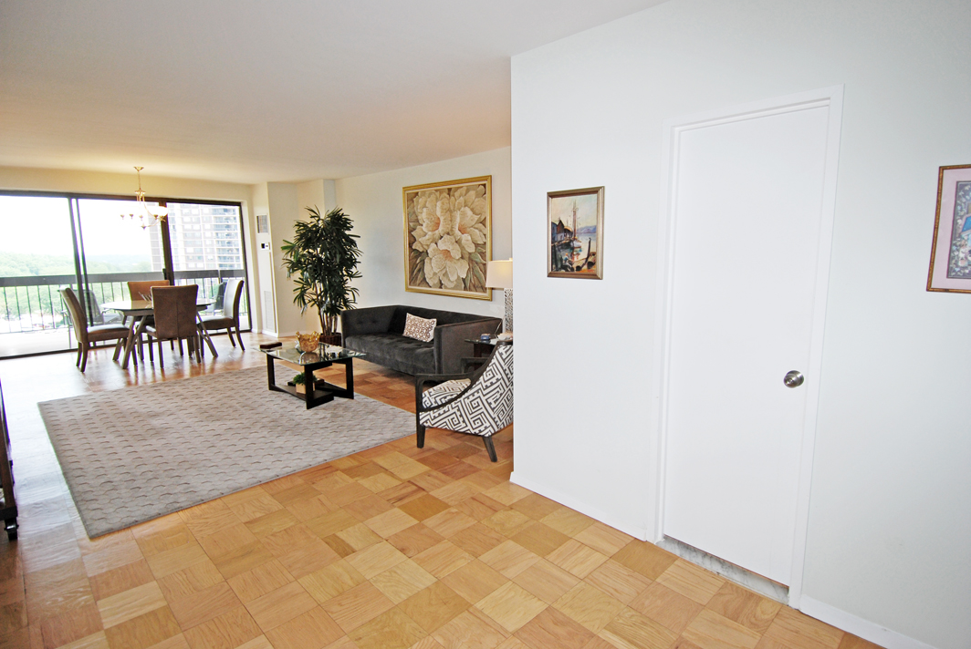 North Shore Towers Apt. 