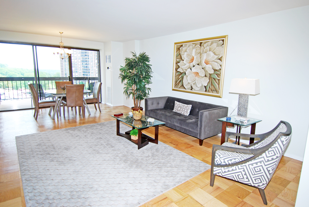 North Shore Towers Apt.