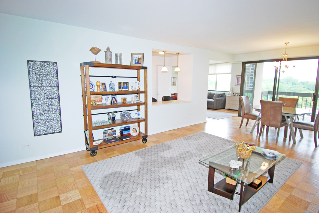 North Shore Towers Apt.