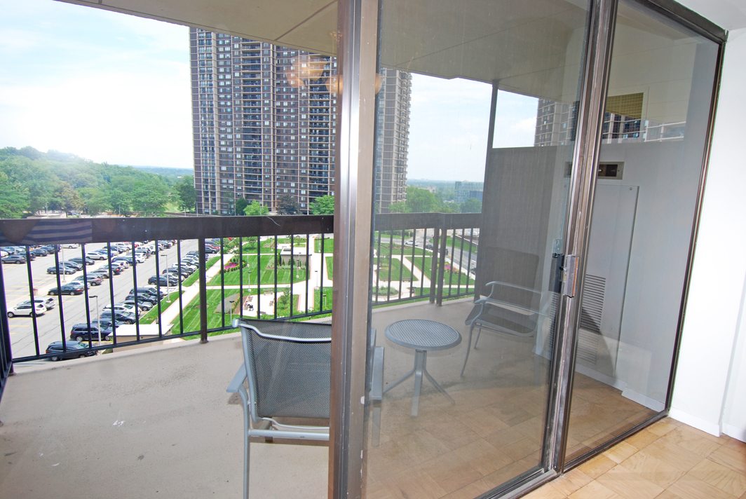 North Shore Towers Apt.