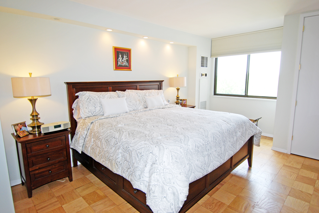 North Shore Towers Apt.