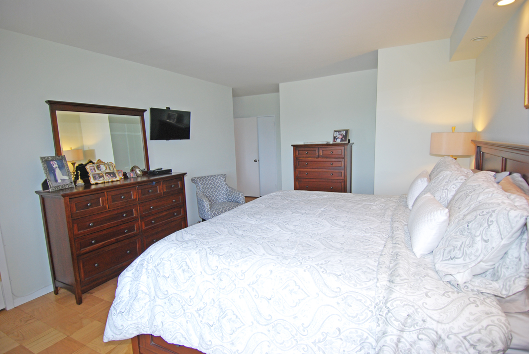 North Shore Towers Apt.