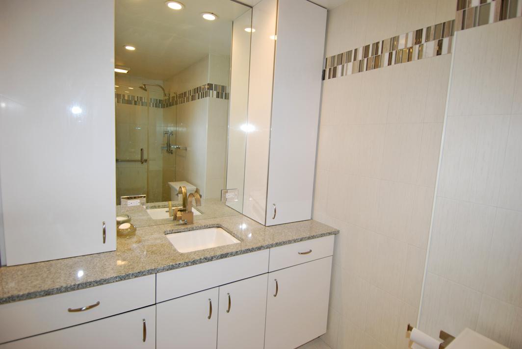 North Shore Towers Apt.