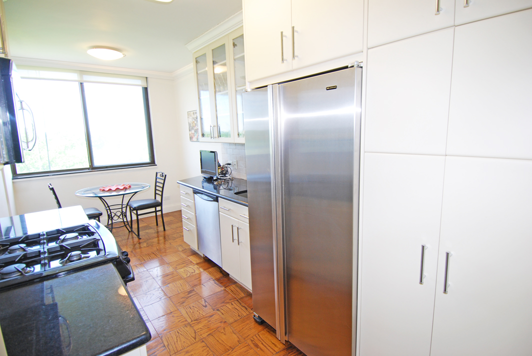 North Shore Towers Apt.