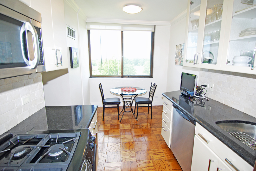 North Shore Towers Apt.