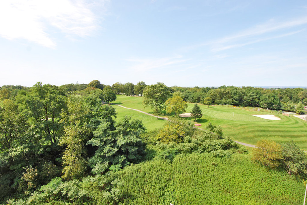 North Shore Towers Apt.