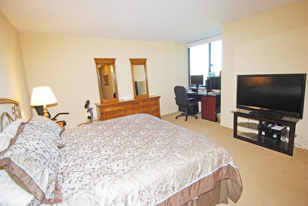 North Shore Towers Apt.