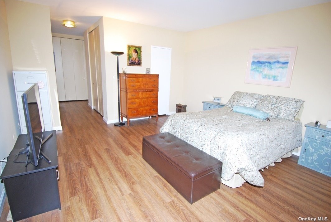 North Shore Towers Apt.