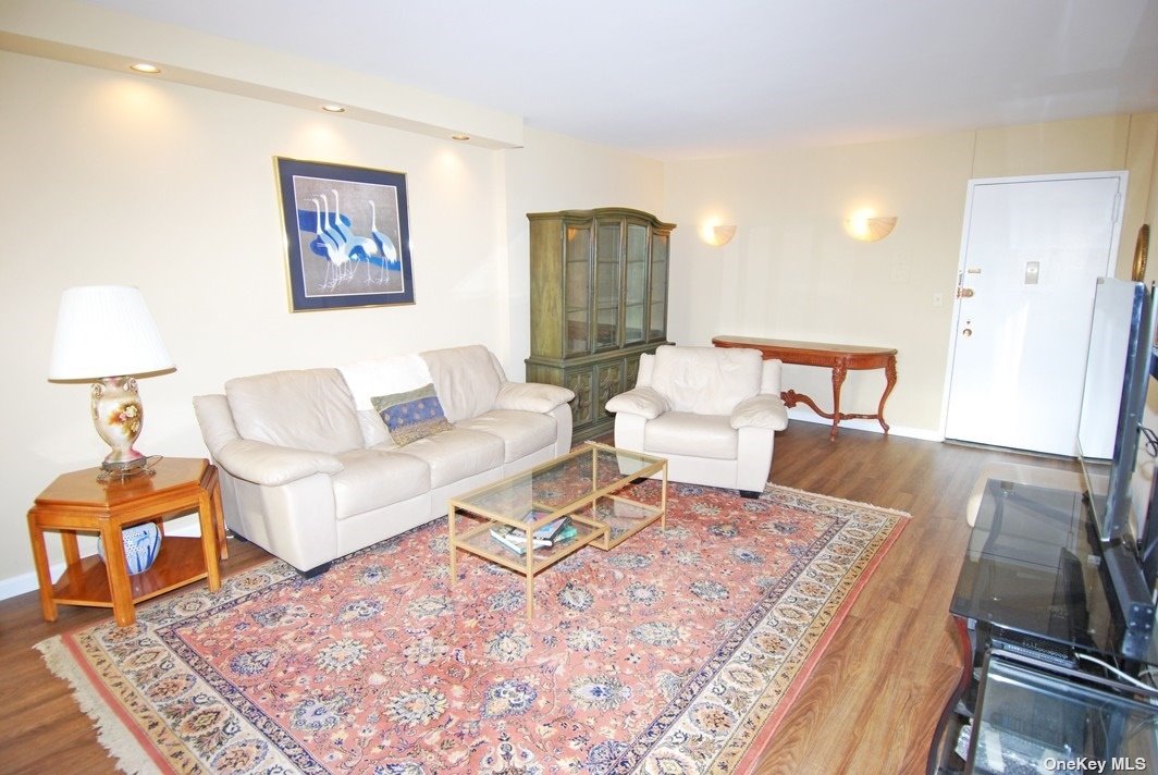 North Shore Towers Apt.