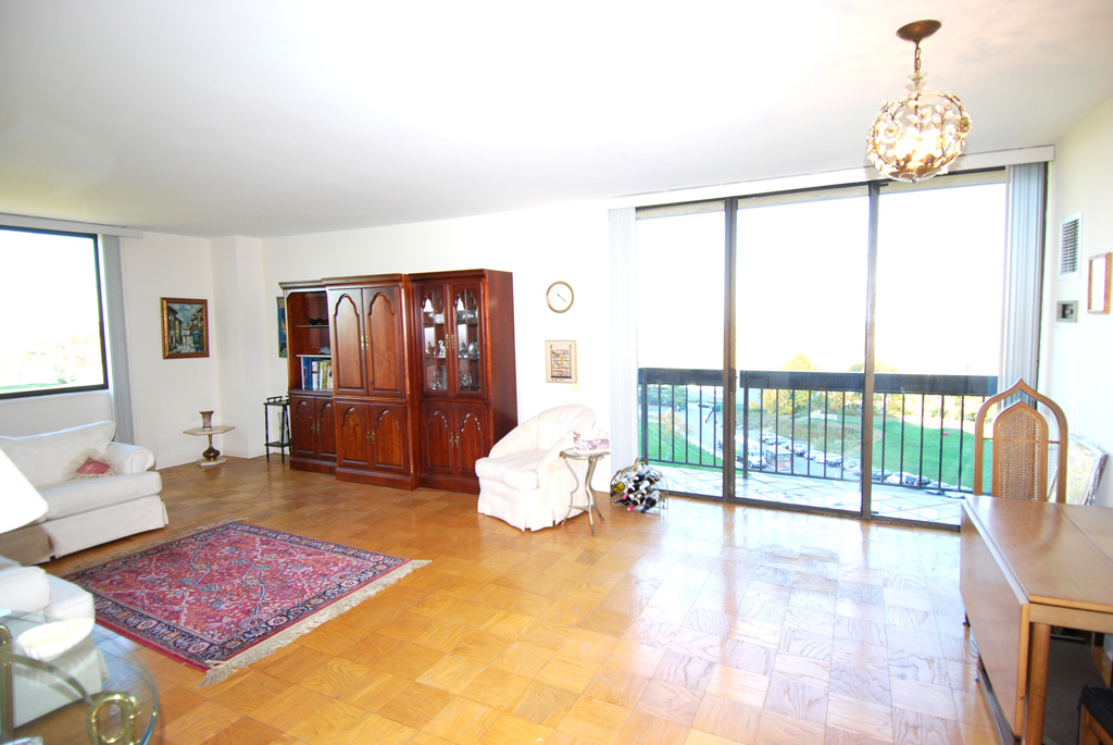 North Shore Towers Apt.