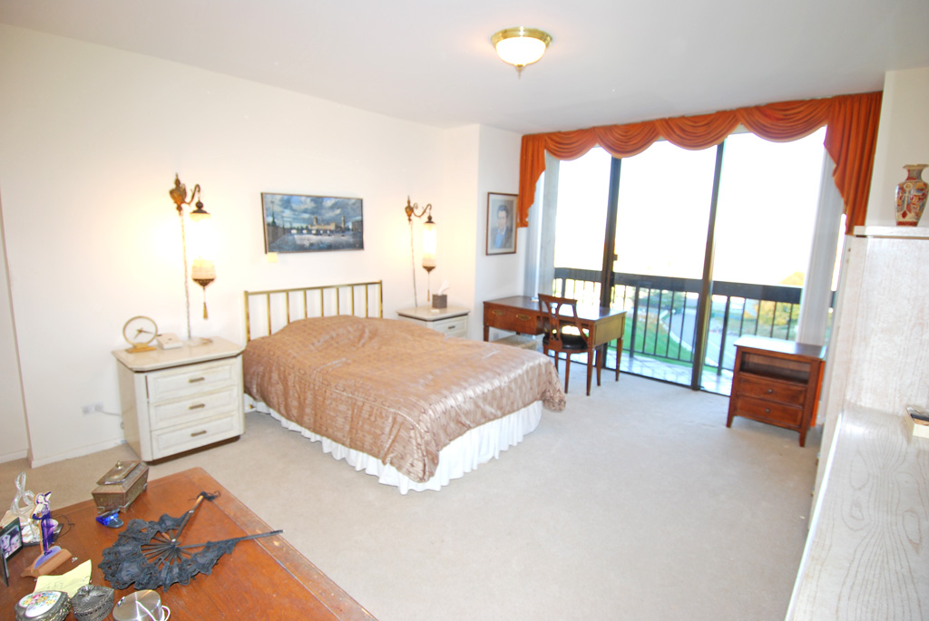 North Shore Towers Apt.