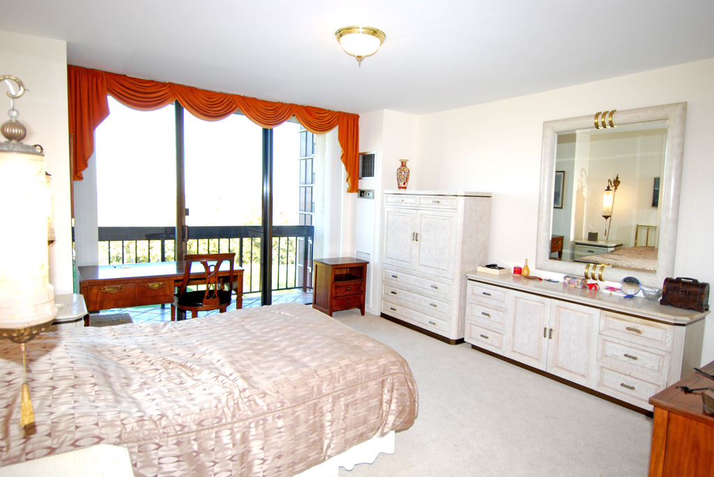 North Shore Towers Apt.