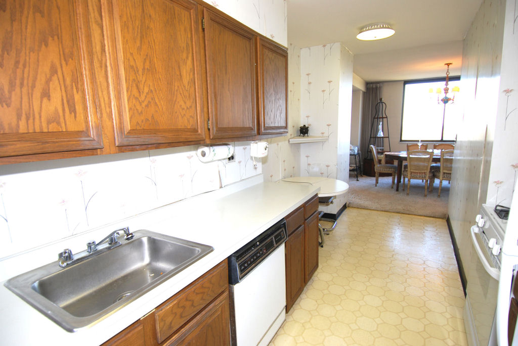 North Shore Towers Apt.