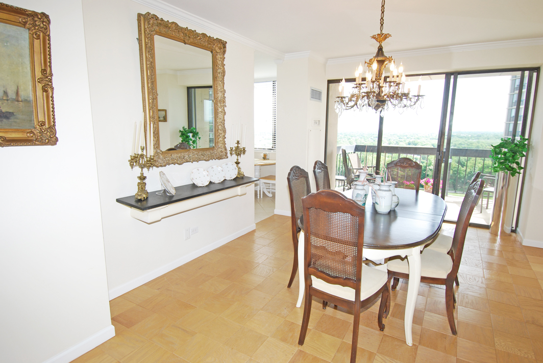 North Shore Towers Apt.