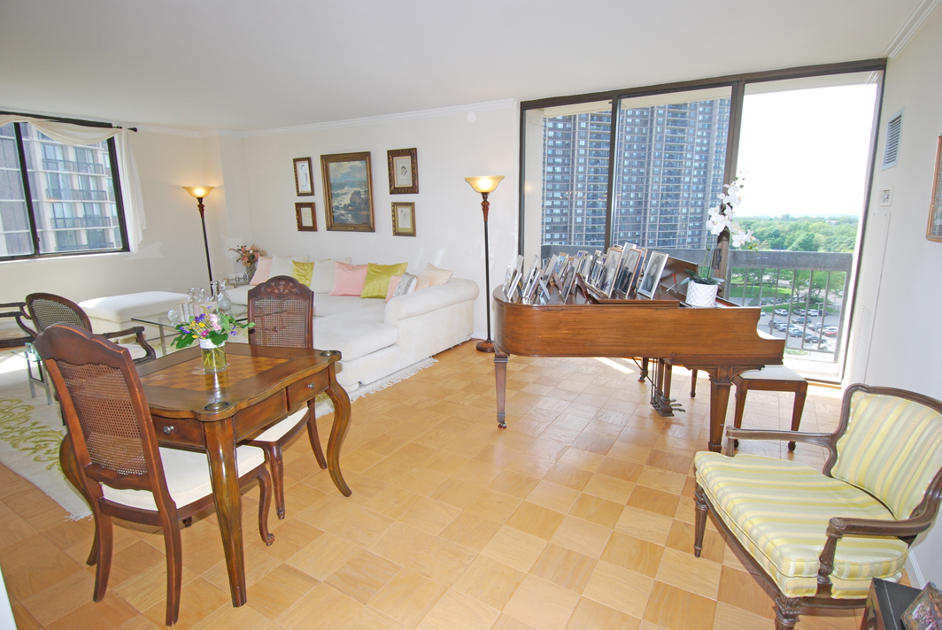 North Shore Towers Apt.