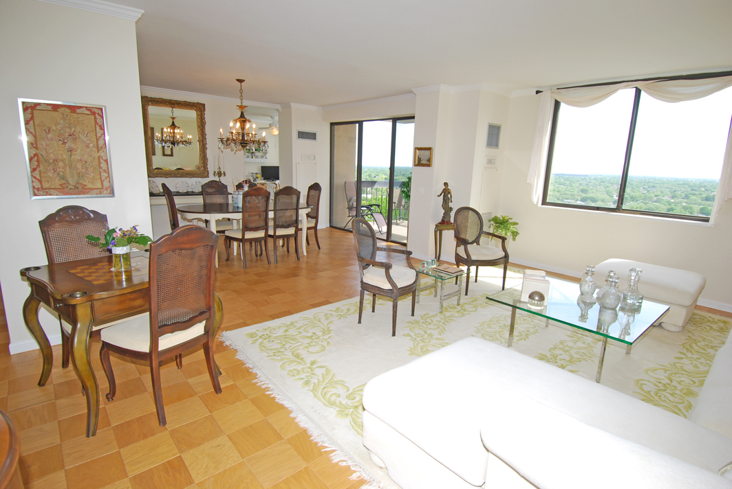 North Shore Towers Apt.