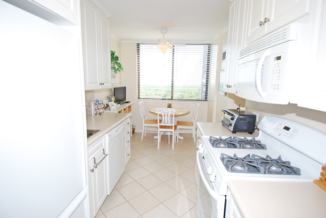 North Shore Towers Apt.