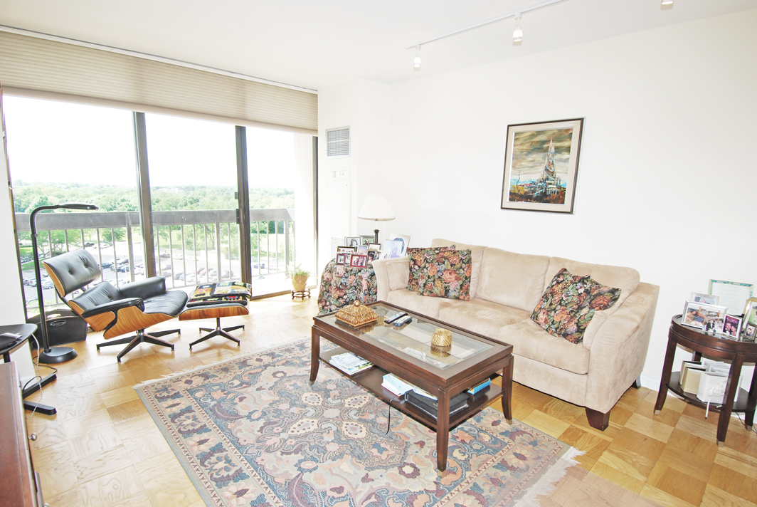 North Shore Towers Apt.