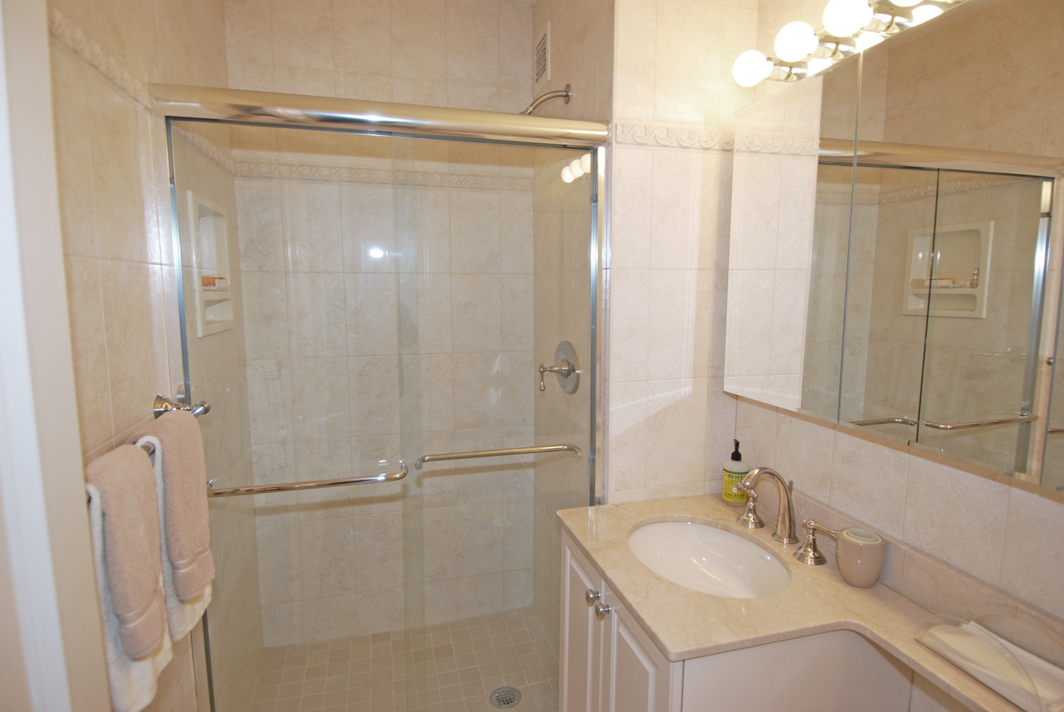 North Shore Towers Apt.