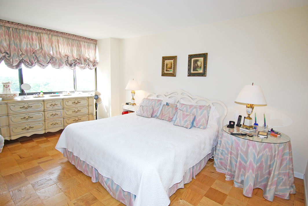 North Shore Towers Apt.