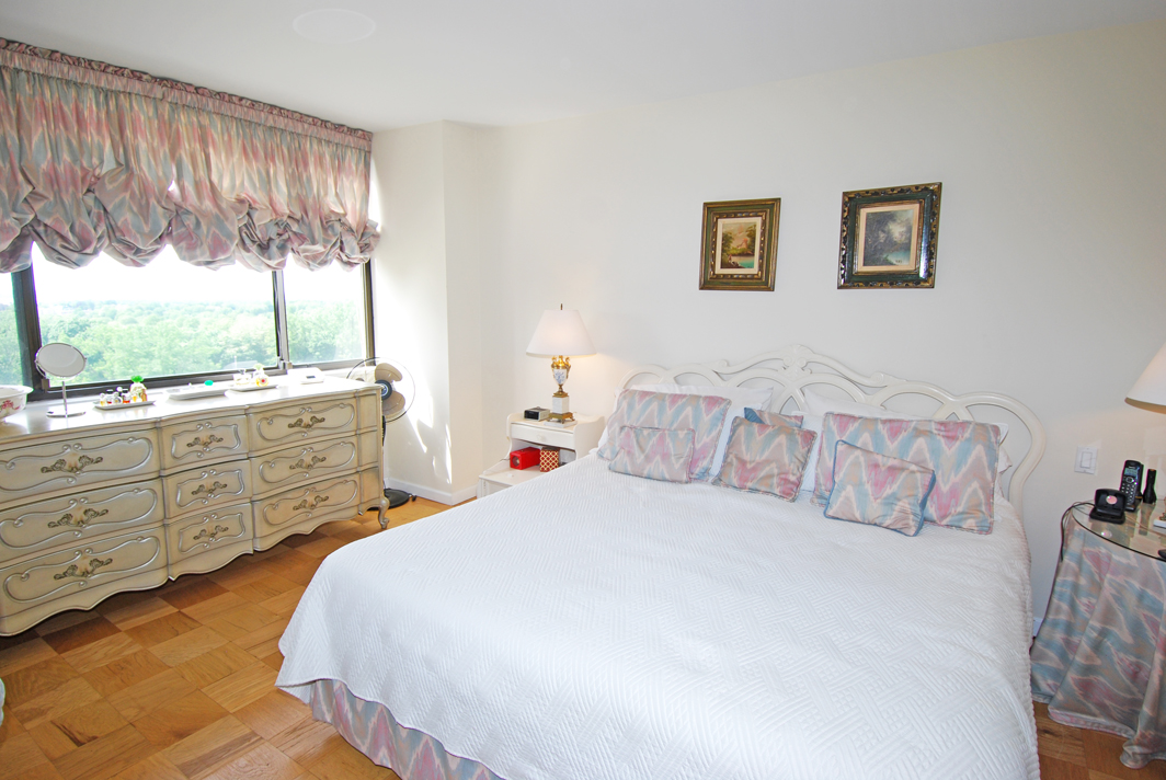 North Shore Towers Apt.