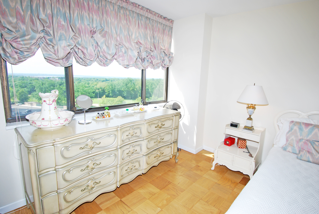 North Shore Towers Apt.