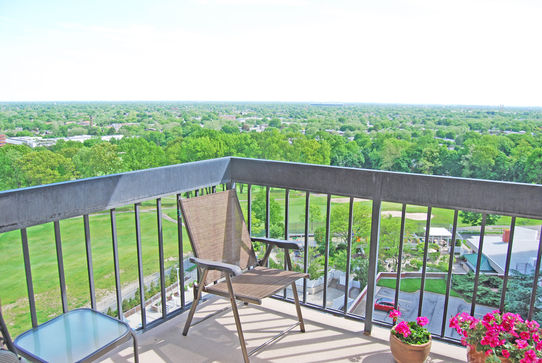 North Shore Towers Apt.