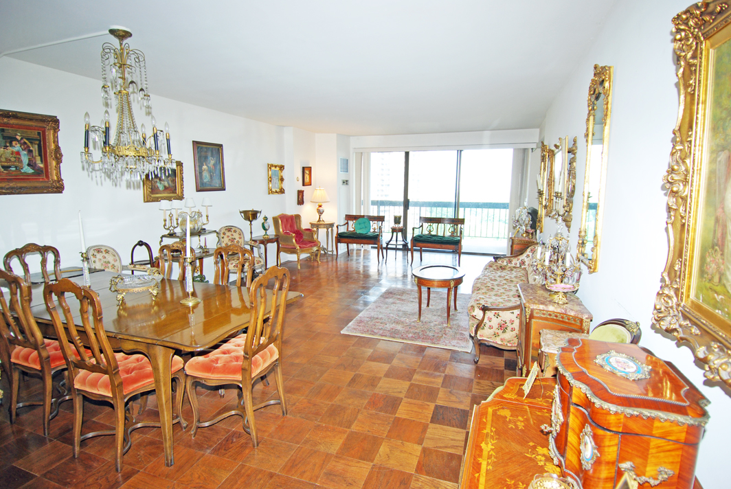 North Shore Towers Apartment