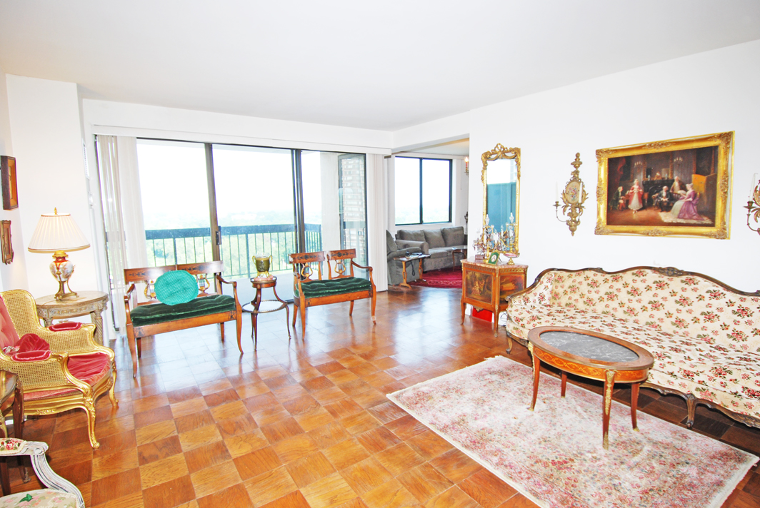 North Shore Towers Apartment