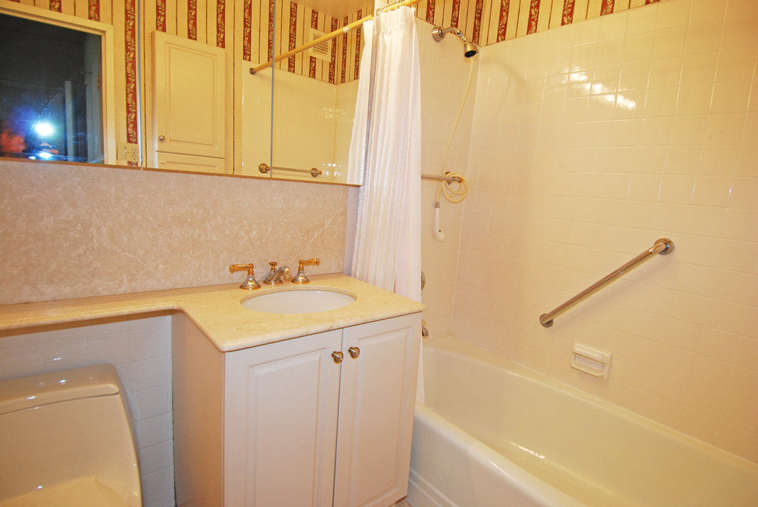 North Shore Towers Apartment