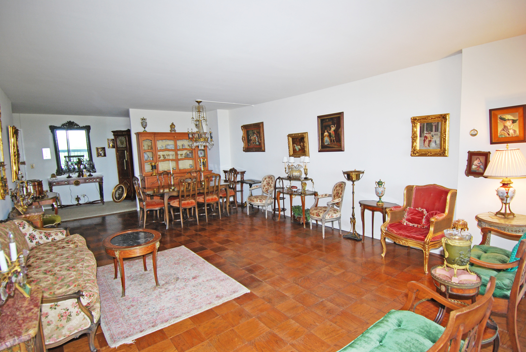 North Shore Towers Apartment