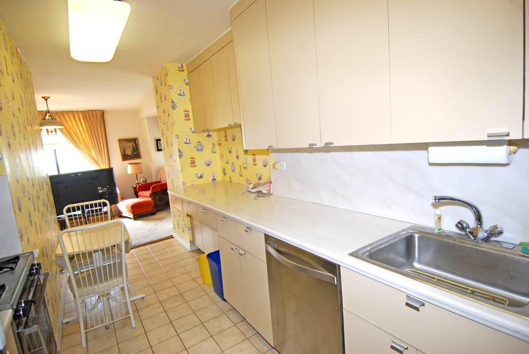 North Shore Towers Apartment