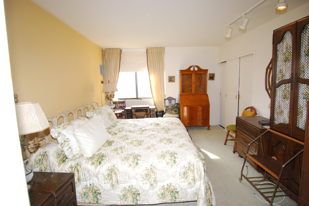 North Shore Towers Apartment