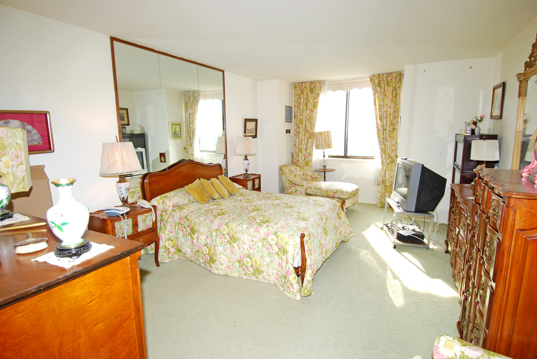 North Shore Towers Apartment