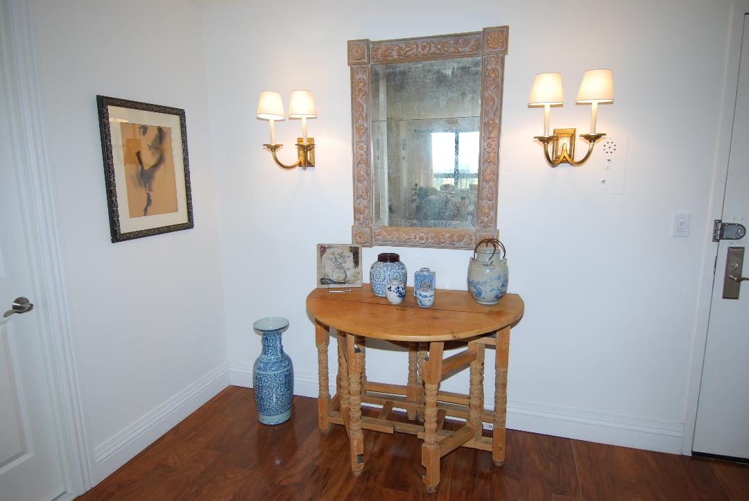 North Shore Towers Apartment